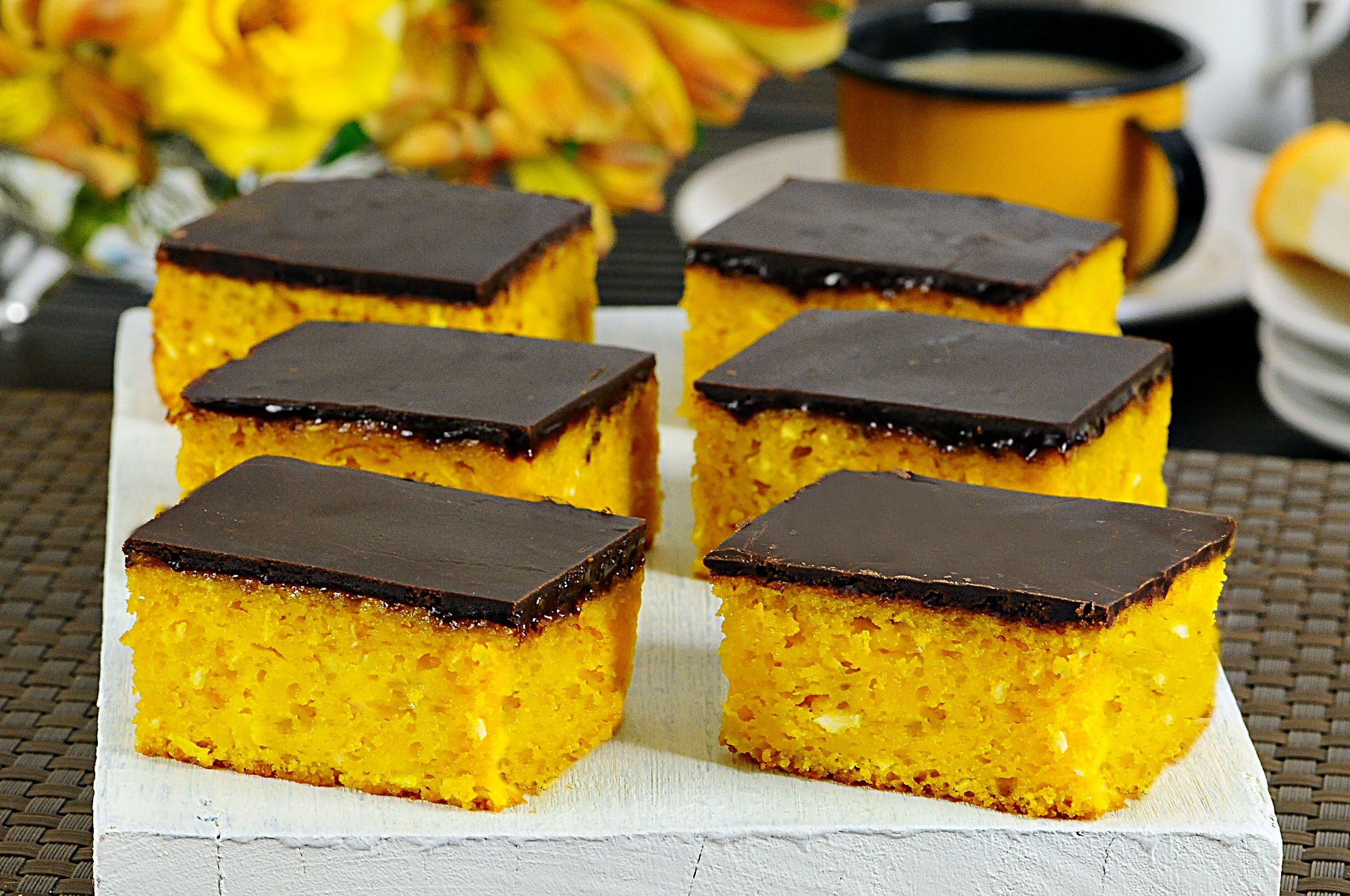 BOLO DE CENOURA COM COCO